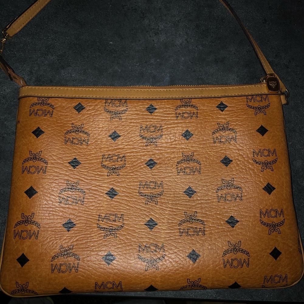 Authentic Mcm shoulder bag! - Picture 4 of 8